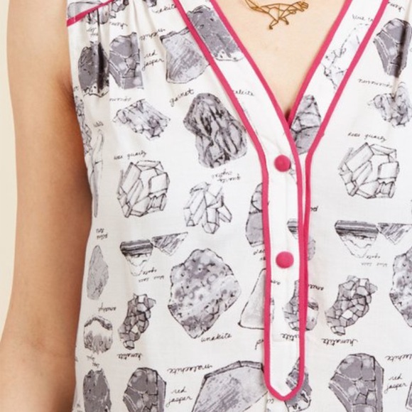 ModCloth Geodes sleeveless top - Picture 3 of 4